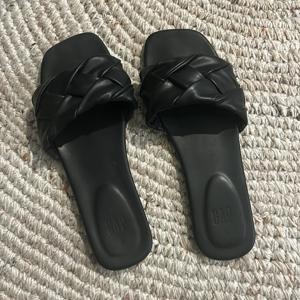GAP Vegan Leather Braided Sandals | Excellent used condition